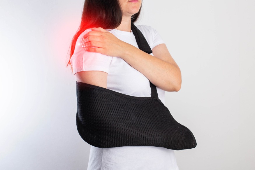 woman in sling after shoulder dislocation