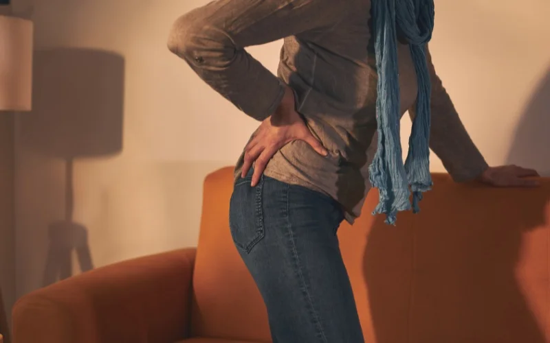 woman with hip pain