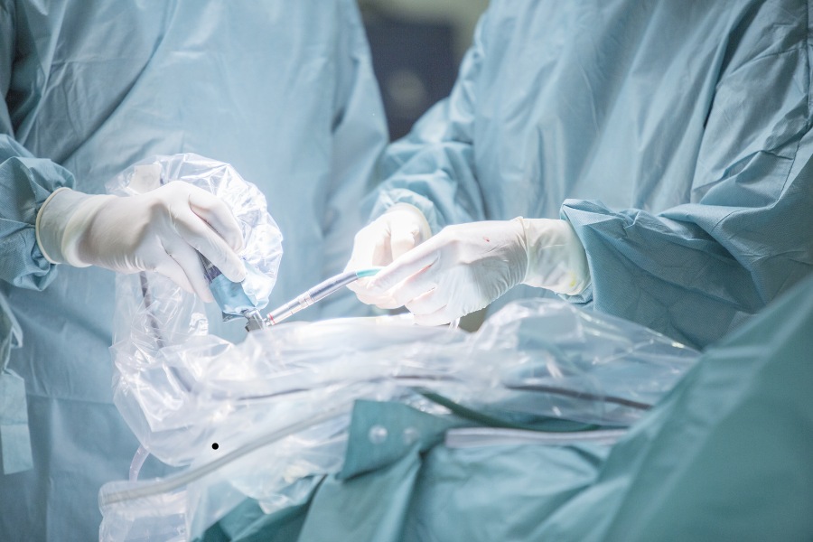 surgeon performing arthroscopy